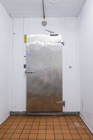 More Photos Of 901 E Broadway Ave, North Little Rock General Retail For Sale