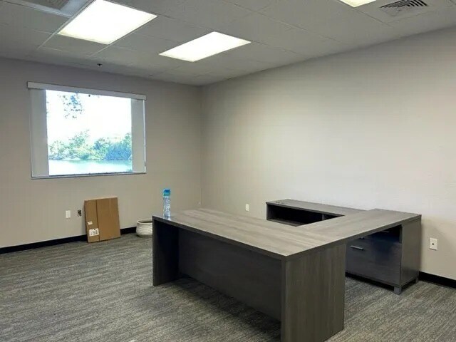 More Photos Of 7565-7575 Commerce Ct, Sarasota Flex For Sale