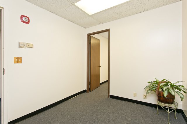 More Photos Of 444 Hobron Ln, Honolulu Coworking Space