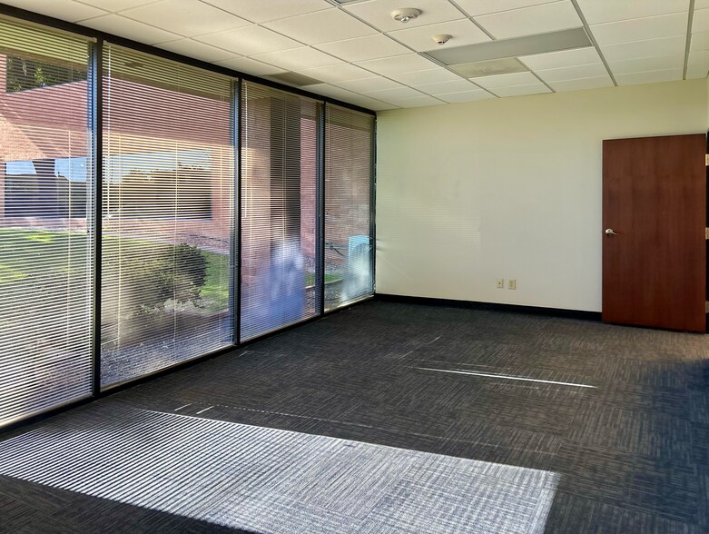 More Photos Of 1255 W Baseline Rd, Mesa Office For Lease