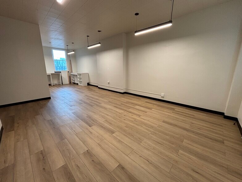 More Photos Of 2940 16th St, San Francisco Loft Creative Space For Lease