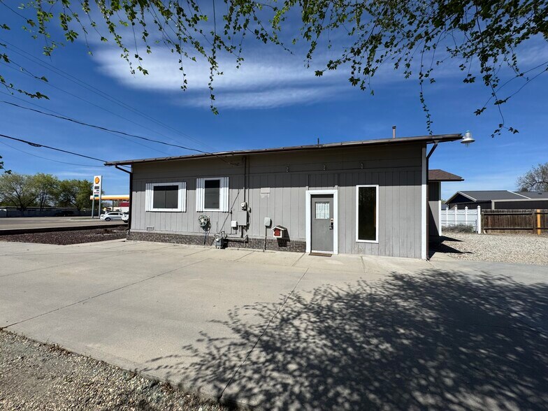 More Photos Of 216 N Whitley Dr, Fruitland Office For Sale