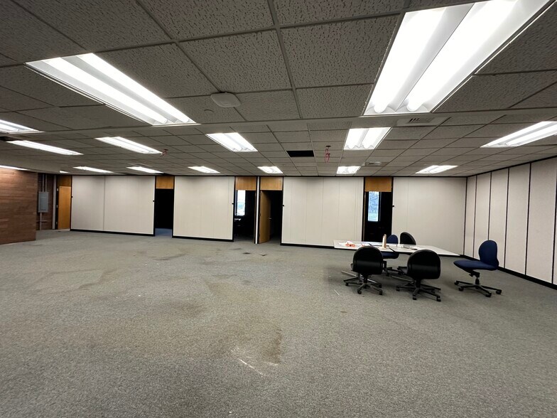 More Photos Of 101 Channel Dr, Port Washington Office For Lease