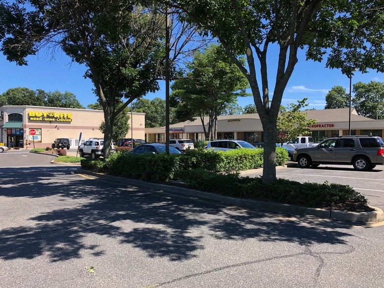 More Photos Of 567 Mantoloking Rd, Brick Storefront Retail Office For Lease