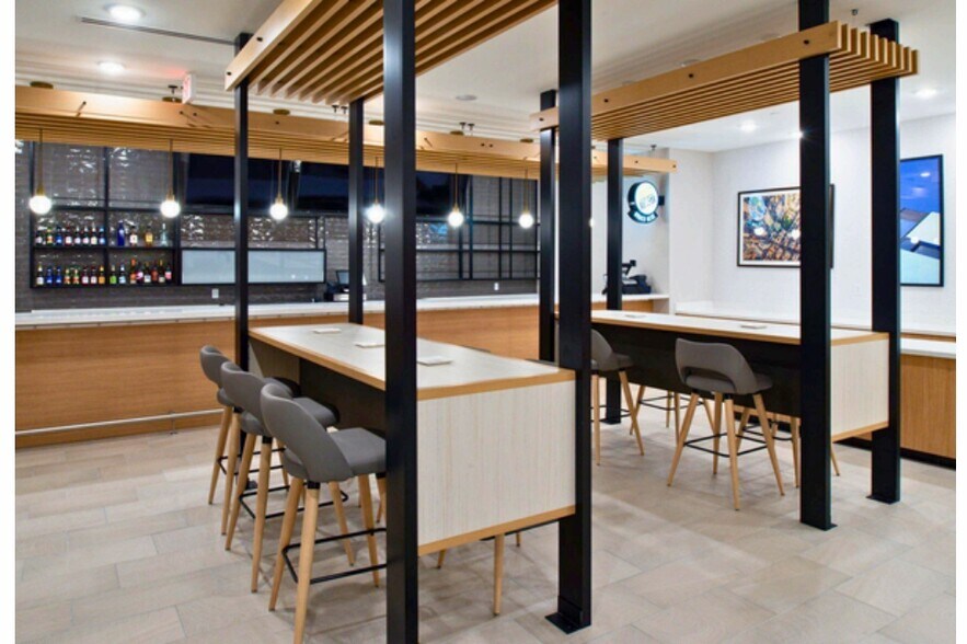 More Photos Of 11120 Moriah Dr, Fort Worth Hotel For Lease