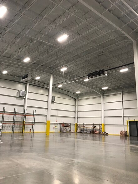 More Photos Of 41 Browne St, Oneonta Warehouse For Lease