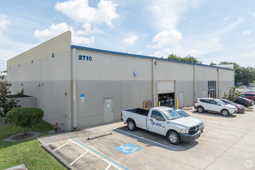 More Photos Of 2601-2609 Causeway Center Dr, Tampa Unknown For Lease