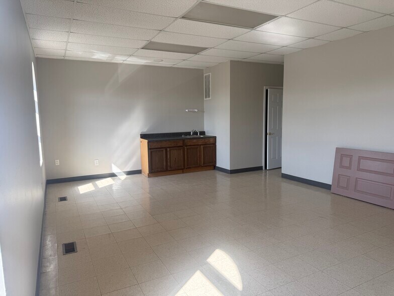 More Photos Of 1113 Technology Dr, Indian Trail Warehouse For Lease