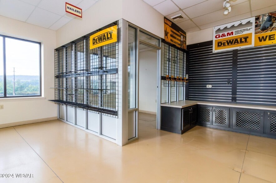 More Photos Of 6124 US Highway 15, Montgomery Warehouse For Lease