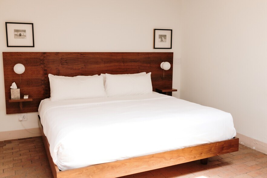 More Photos Of 220 W Manhattan Ave, Santa Fe Hotel For Sale