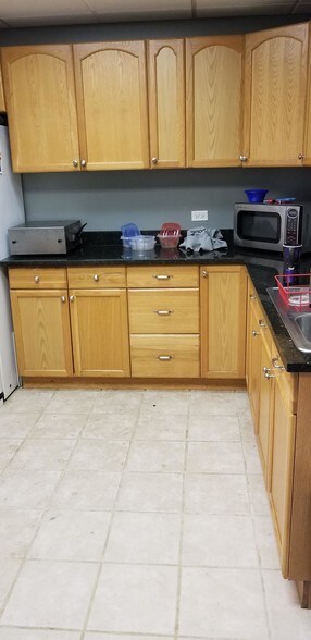 More Photos Of 2101 Route 176, Prairie Grove Showroom For Sale