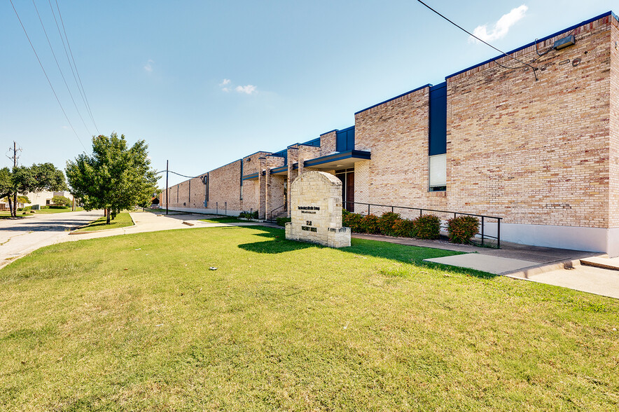 Primary Photo Of 1208 Viceroy Dr, Dallas Warehouse For Lease