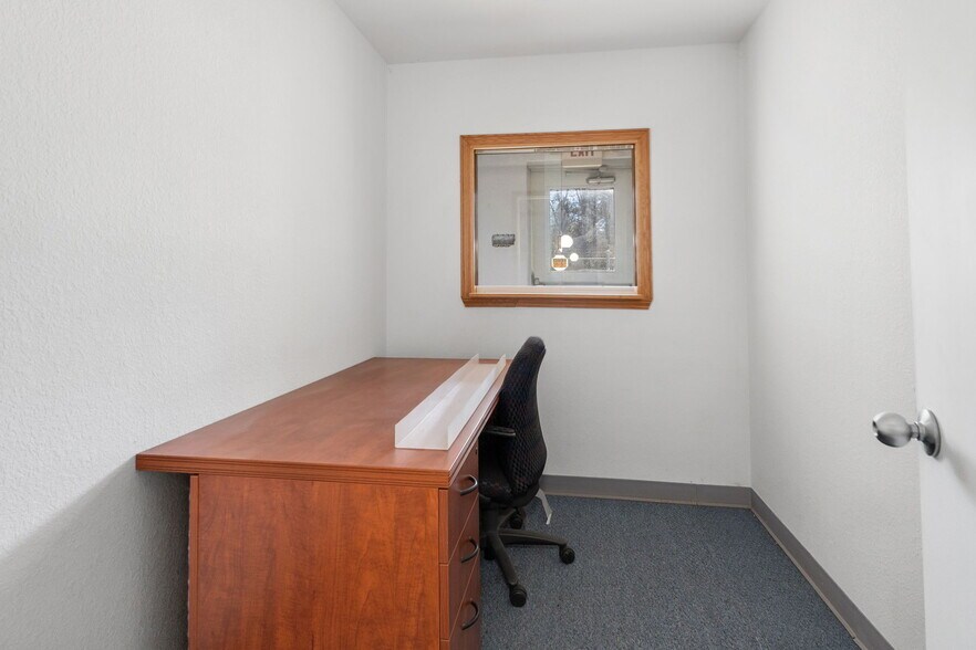 More Photos Of 169 Carol Dr, Pollok Flex For Sale