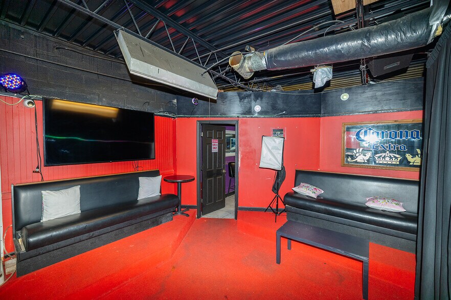 More Photos Of 212 W Harry St, Wichita Bar For Sale