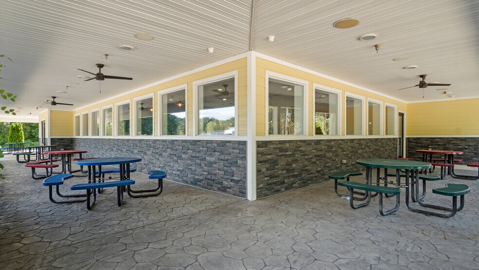 More Photos Of 235 N Mosby Ave, Littleton Restaurant For Sale