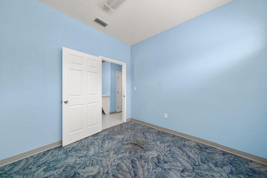 More Photos Of 401 W Interlake Blvd, Lake Placid Office For Sale