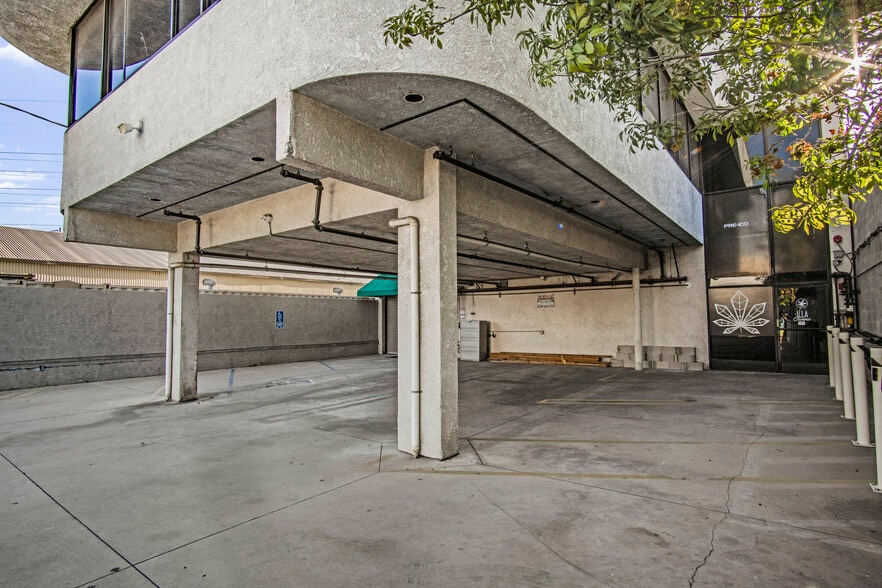 More Photos Of 7231 Hinds Ave, North Hollywood Warehouse For Sale