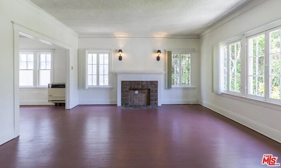 More Photos Of 7360 Hollywood Blvd, Los Angeles Apartments For Sale