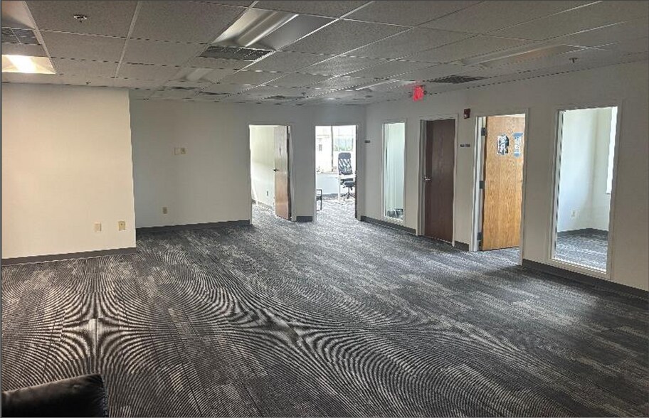 More Photos Of 4010 Executive Park Dr, Sharonville Office For Lease