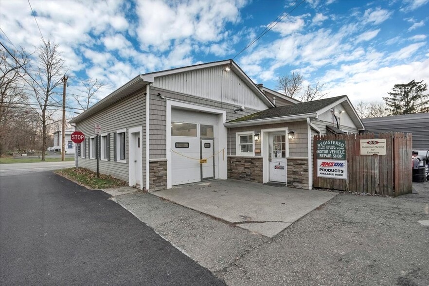 More Photos Of 3 Marlorville Rd, Wappingers Falls Auto Repair For Sale