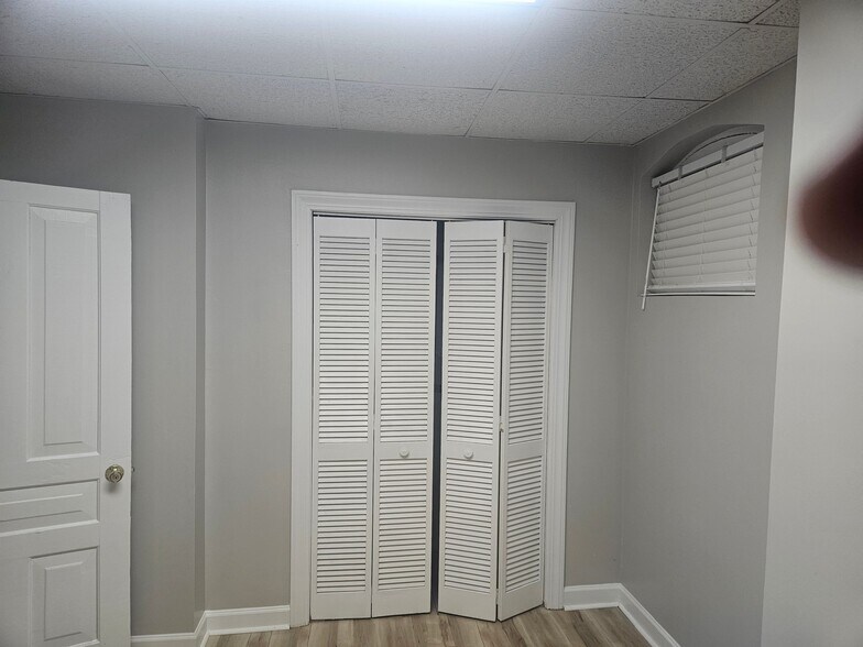 More Photos Of 1110 Brookstown Ave, Winston-Salem Office For Lease