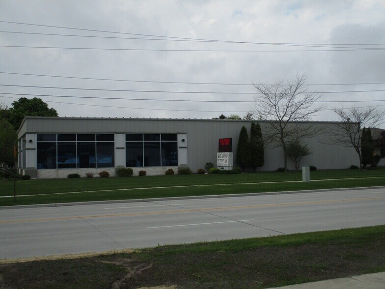 More Photos Of 3420 Dewey St, Manitowoc Freestanding For Lease