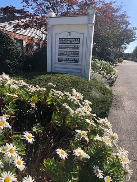 More Photos Of 3 Medical Dr, Port Jefferson Station Medical For Lease