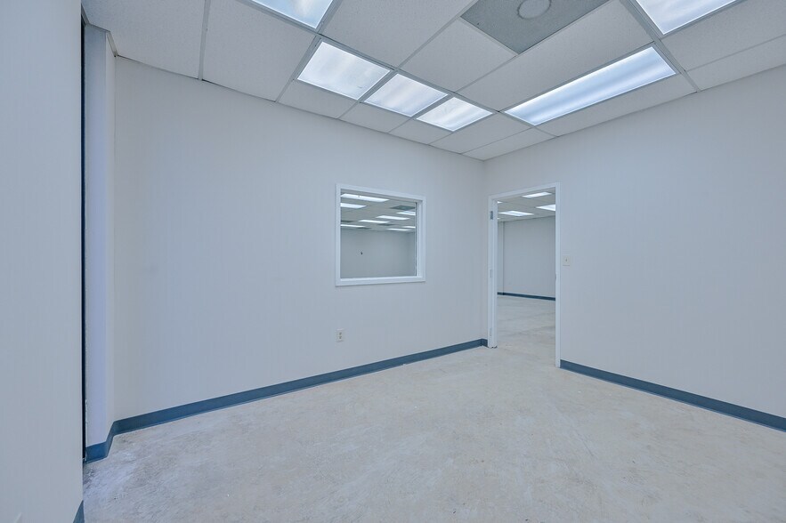 More Photos Of 4664 Lawrenceville Hwy NW, Lilburn Freestanding For Sale