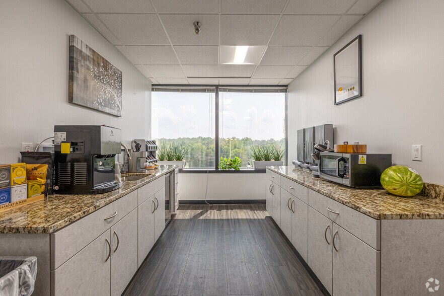 More Photos Of 6401 Golden Triangle Dr, Greenbelt Office For Lease