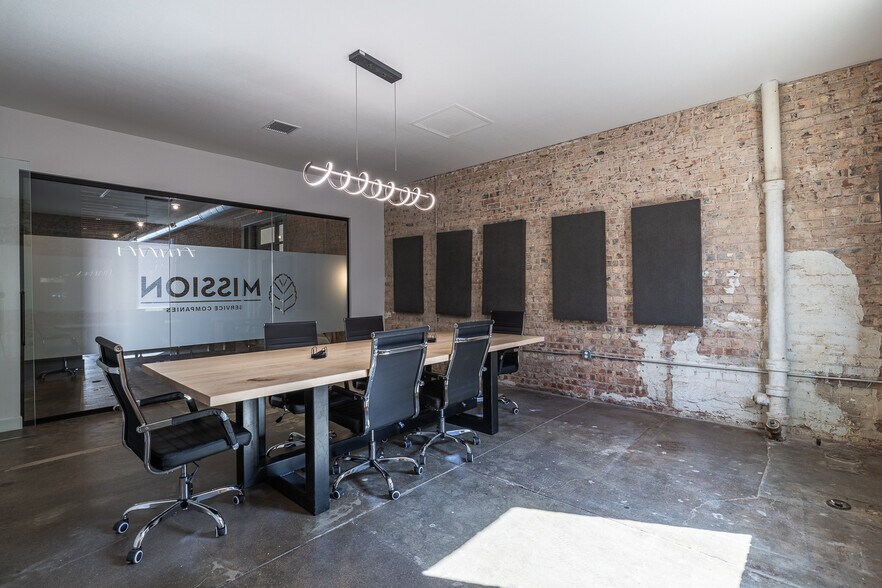 More Photos Of 615 Broadway St, Lubbock Office For Lease