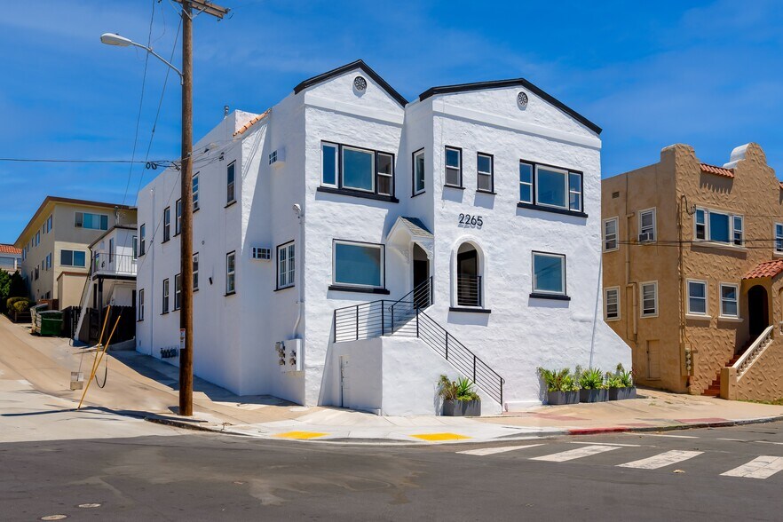 Primary Photo Of 2265-2271 Curlew St, San Diego Apartments For Sale
