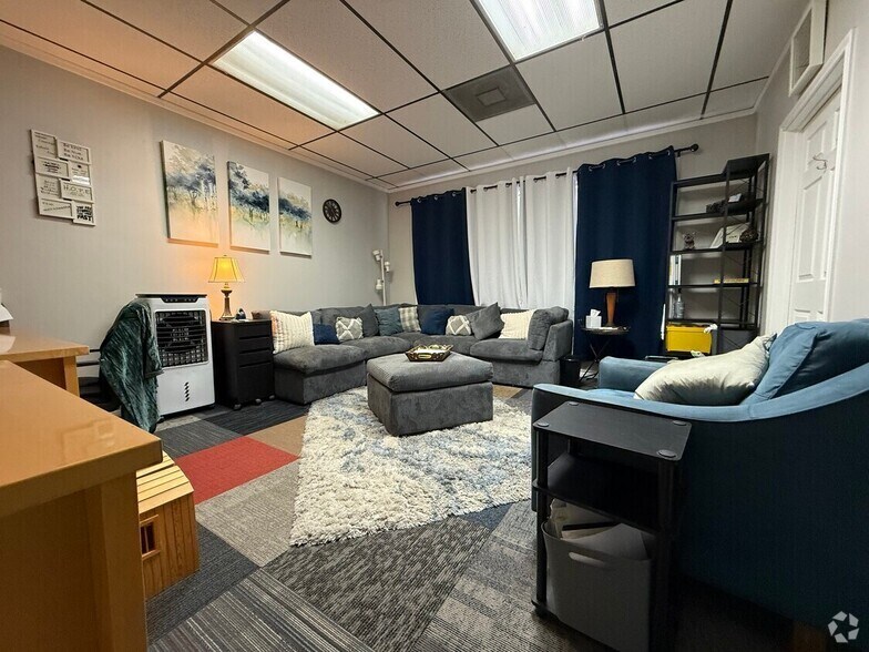 More Photos Of 116 S US Highway 281, Marble Falls Office For Lease