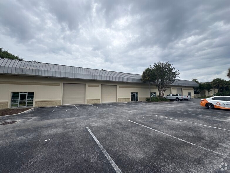 More Photos Of 295 Azalea Dr, Destin Warehouse For Sale