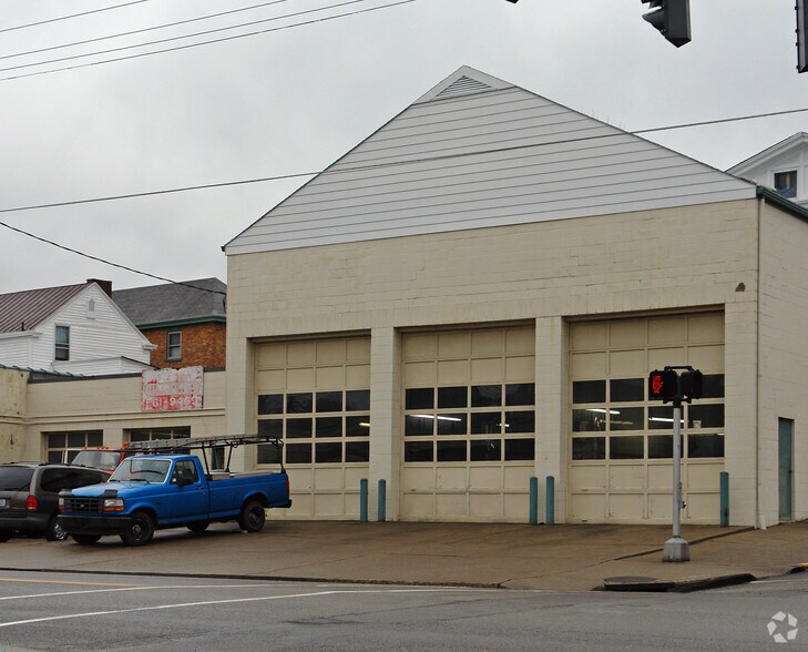 More Photos Of 180 Fairfield Ave, Bellevue Restaurant For Sale