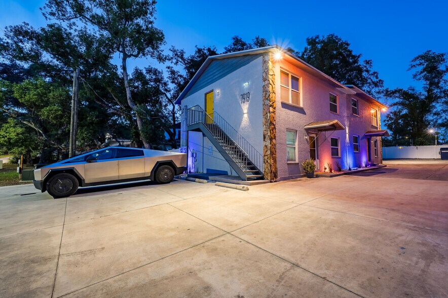 Primary Photo Of 7919 Lakeshore Dr, Tampa Multifamily For Sale
