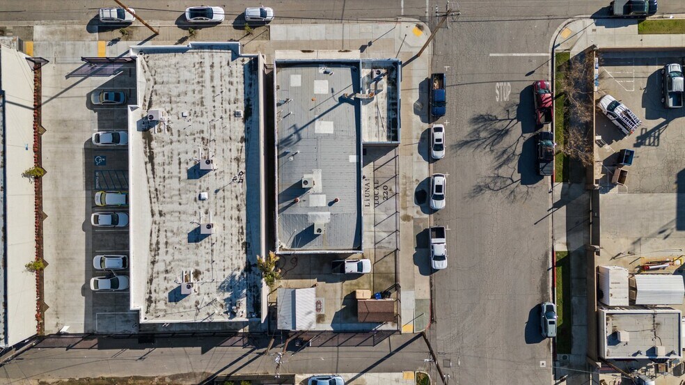 More Photos Of 2201 H St, Bakersfield Office For Sale