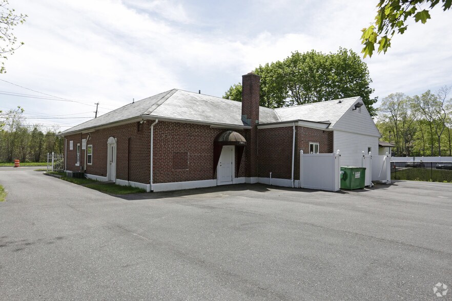 More Photos Of 799 Rt-25a, Rocky Point Medical For Sale