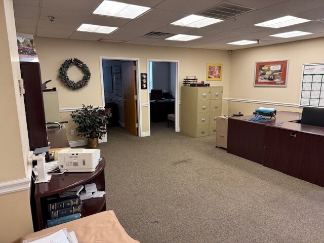 More Photos Of 45 Samworth Rd, Clifton Showroom For Lease