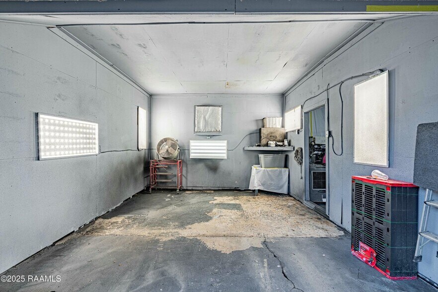 More Photos Of 1312 W Admiral Doyle Dr, New Iberia Industrial For Sale