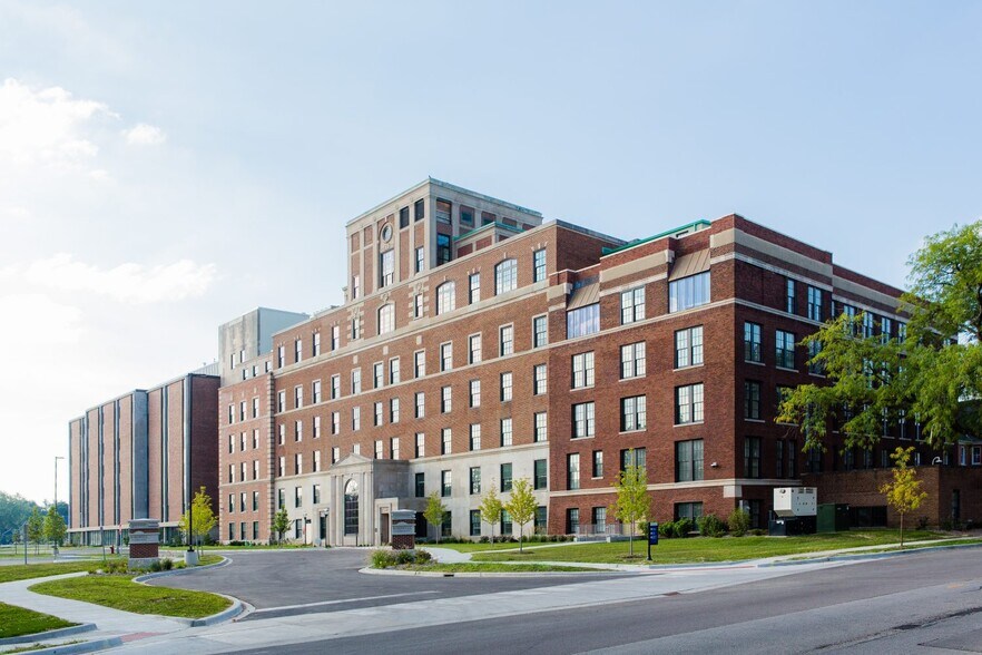 Primary Photo Of 323 Weston Ave, Aurora Medical For Lease