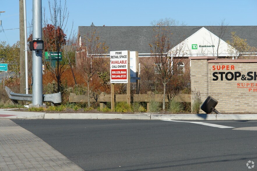 More Photos Of 1163 Farmington Ave, Berlin Service Station For Lease