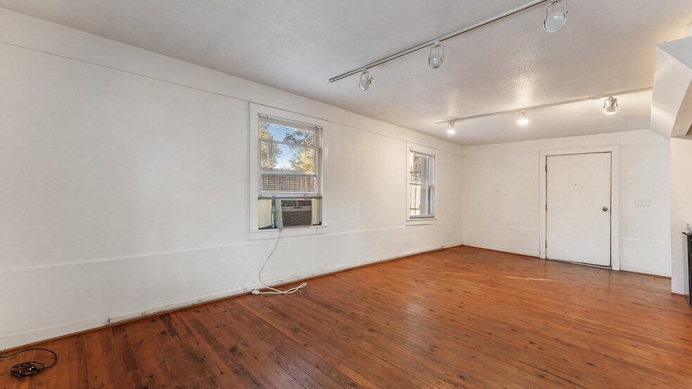 More Photos Of 1320 E Pump Station Rd, Fayetteville Light Manufacturing For Sale