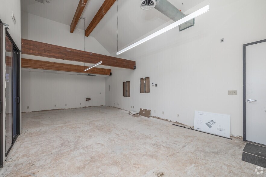 More Photos Of 2200 Pacific Coast Hwy, Hermosa Beach Office For Sale