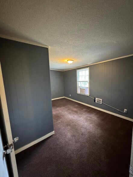 More Photos Of 403 Greenville St, Abbeville Apartments For Sale