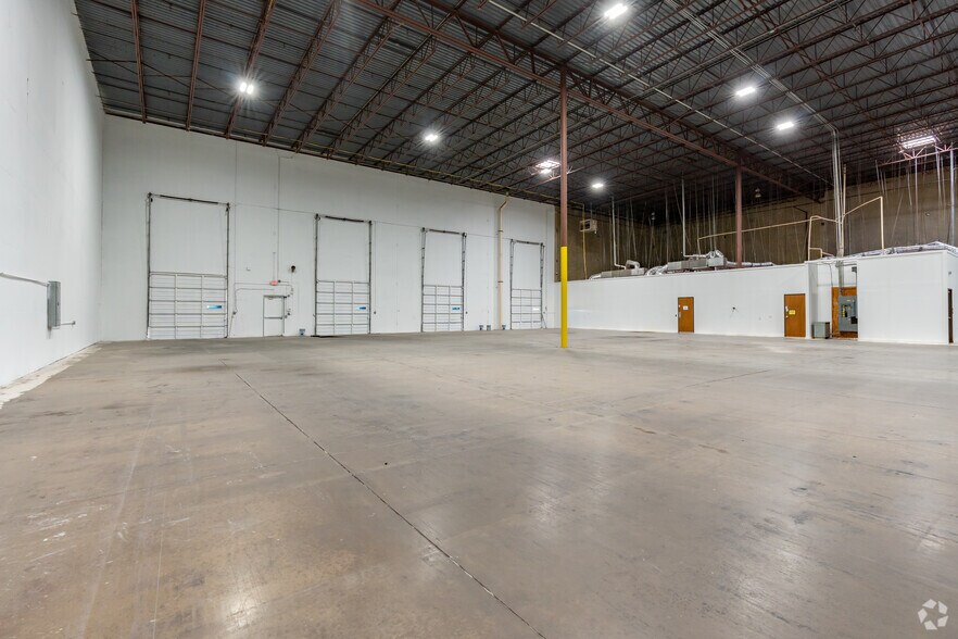 More Photos Of 700 Eight Twenty Blvd, Fort Worth Unknown For Lease