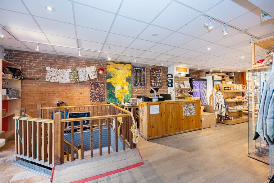 More Photos Of 4320-4324 St Saint-Denis, Montréal Multifamily For Sale