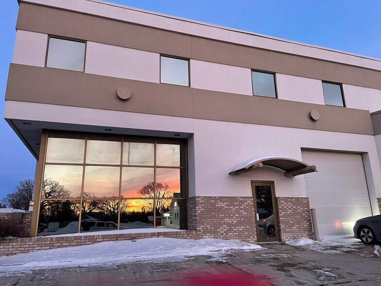 More Photos Of 615 Nokomis St, Alexandria Office For Lease