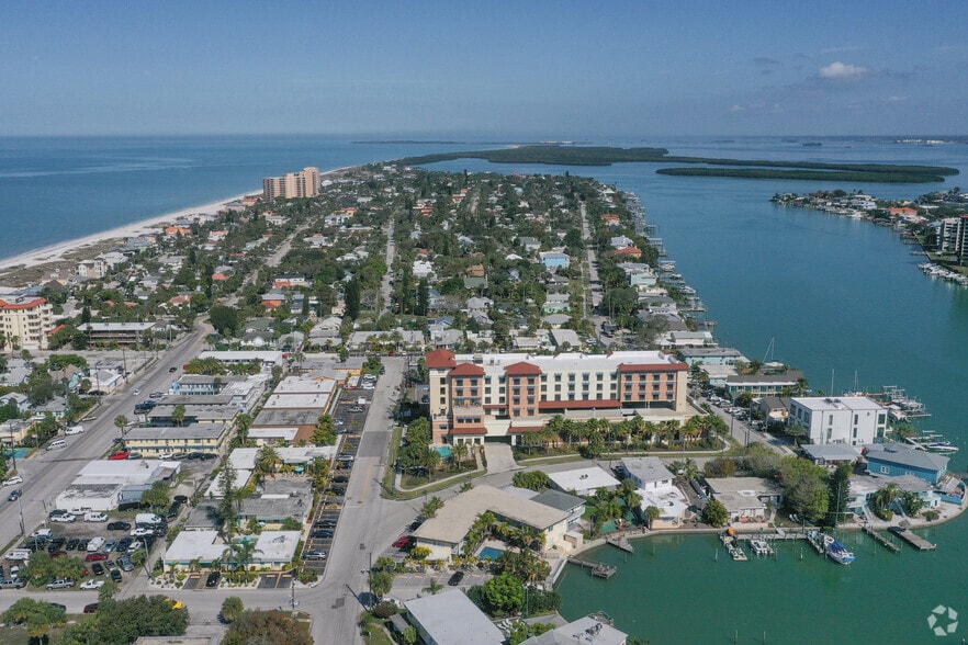 More Photos Of 50 Royal Way, Clearwater Beach Hotel For Sale