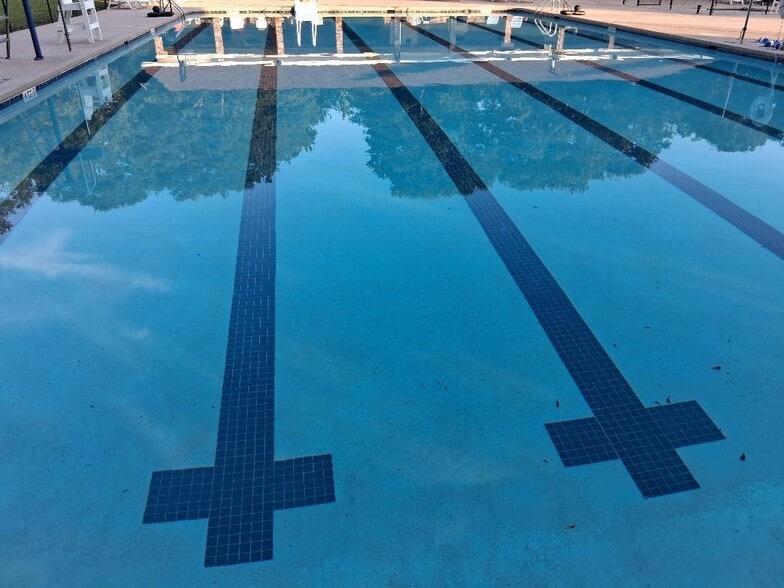 More Photos Of 712 Brooks Rd, Mauldin Swimming Pool For Sale