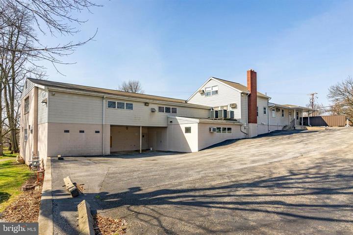 More Photos Of 915 N Hanover St, Elizabethtown Medical For Sale